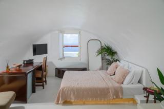 Sophia Oia Suites - 8