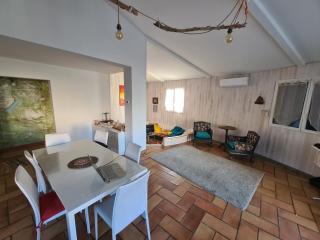 4 bedroom house with garage - 5