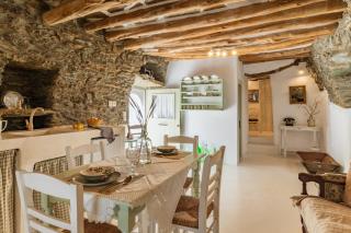 Oak Farm Traditional Family House - 1
