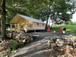Gorgeous Tent Rental for Vermont Getaways in Nature - 0