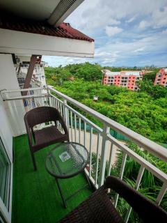 Condo Azur Suites A731, Amani Resorts Residences, 5 minutes Airport, Netflix, Stylish, Cozy with Luxurious Swimming Pool - 1