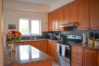 Karibu Home Retreat, near Toronto HWY 401 - 7