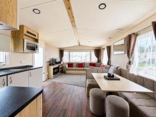 Beautiful caravan at Broadland Sands Holiday Park ref 20131BS - 5