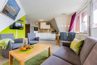 Residenz Meeresbrandung 32 mit Balkon und Meerblick . 4.Stock, Einbauküche, Geschirrspüler, 2 x TV,Schwimmbad, Sauna , reservierter Stellplatz, Wlan ! - 0