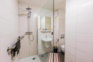 Residenz Meeresbrandung 44 , Studiowohnug mit TV,Komfortbett,Einbauküche, Geschirrspüler, Südterrasse mit Strandkorb, Schwimmbad, Sauna und Tiefgarage, Wlan ! - 4