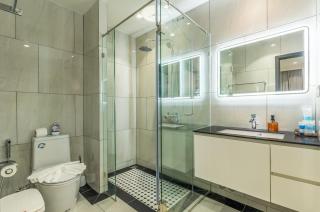 Elegant & Spacious City Retreat Prime Location - 1