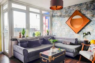 Brixton Bright & Colourful 2 Bedroom Flat - 2