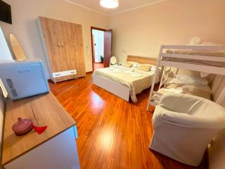 Suite 04 - 6