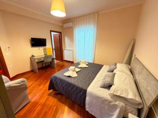 Suite 04 - 4