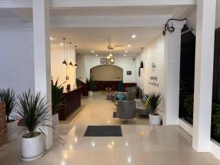 Flora Central Walk Hotel - 9