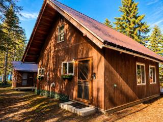Pet-Friendly Lakefront Cabin on Moosehead Lake with Dock Access - 0