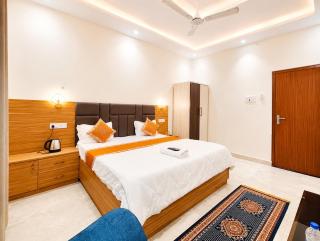 Hotel The Vrindawan Inn - Parking and Restaurant Facilities # Air Conditioning Room Ayodhya - 9