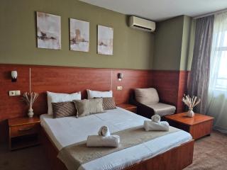 Dezudava Family Hotel - 8