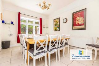 SEAFORTH by BOURNECOAST - A Large Manor House Suitable for Big Families and Groups - HB4638 - 2