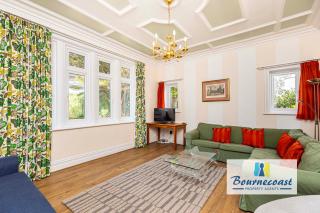 SEAFORTH by BOURNECOAST - A Large Manor House Suitable for Big Families and Groups - HB4638 - 8