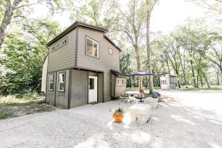 Secluded Tiny House near Owensville, Missouri - Ideal for a Glamping Vacation with Family and Friends - 0