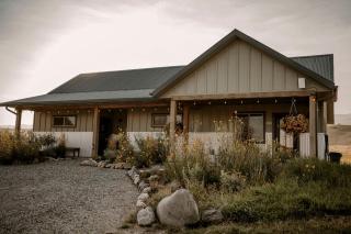 Stylish A-Frame Cabin Retreat with Shared Amenities & Scenic Views in Emigrant, Montana - 2