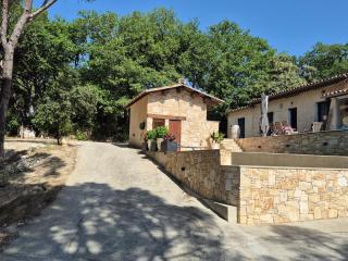 Maison indépendante de 26m2 avec Jardin, Climatisation et accès piscine l'été - 2
