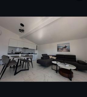 Martin Apartments - 8