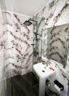 Luxe Apartments Surulere - 7