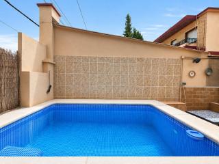 FLORIT FLATS - Citrus Villa - BBQ & POOL - 5 Guests - 7
