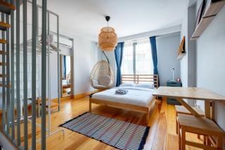 Stylish Triplex with Private Terrace - Elevator on Every Floor - 1