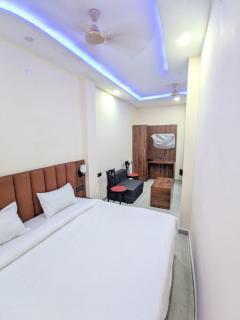 HOTEL Pawan kunj stay & food - 5