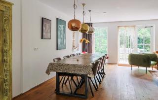 Luxury Private Home in Quiet Area - 3