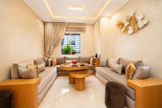 Well-Located Spacious Apart in Hay Salam - 0