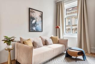 Elégance - 2BR Superior Family Suite with AC - City Center - 1