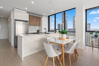 KoKo NEW! Luxury Seaview 2Bed Bath - Central Location - 3
