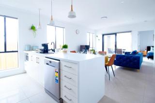 Family-friendly place in Journey - 7