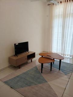 Modern 2BR Apartment at The Palace, Yakkala - 5