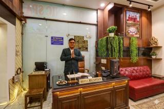 Hotel Metropolis 2 Min Walk From Ramakrishna Metro Station - 6