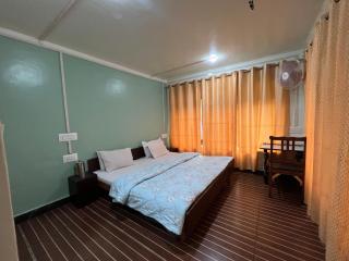 Hotel Raja Guest House Pahalgam രാജ ഗസ്റ്റ് ഹൗസ് പഹൽഗാം - 0