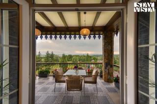 StayVista at Lakeside Panorama with Lawn & Wi-Fi - 9