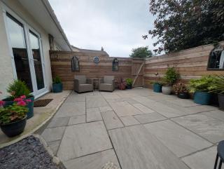 Private, Modern and Detached Garden Apartment - Llanddulas - 9
