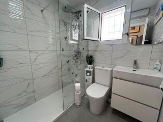 Experience the perfect blend of luxury, comfort, and convenience! - 5