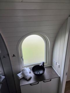 Dingle Courtyard Cottages & Luxury Cabins - 3