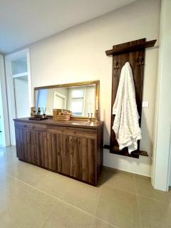 The Residence - 8