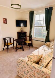 Coleton Barton Farmhouse - Four Poster Room - 5