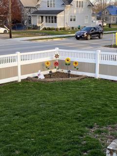 Vintage Farmhouse, right in the City with Parking! - 5