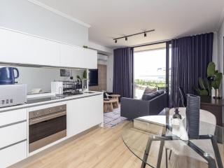 Elegant Ellipse Retreat- Luxury & Prime Location - 3