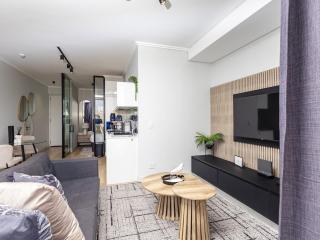 Elegant Ellipse Retreat- Luxury & Prime Location - 2