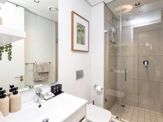 Elegant Ellipse Retreat- Luxury & Prime Location - 1