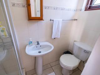 5 Third Avenue Guesthouse - 8
