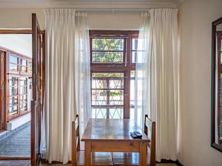 5 Third Avenue Guesthouse - 3