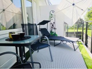 Ferienwohnung Schönblick inklusive Hallenbad, Sauna, Außenpool & Fitnessstudio, familienfreundlich ausgestattet, großes 2-Zimmer-Apartment - 1