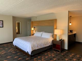 Holiday Inn Chicago Nw Crystal Lk Conv Ctr by IHG - 9