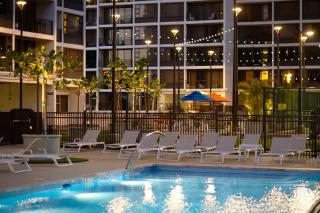 35th Floor Ocean View with Free Parking, Near Waikiki Beach - 4